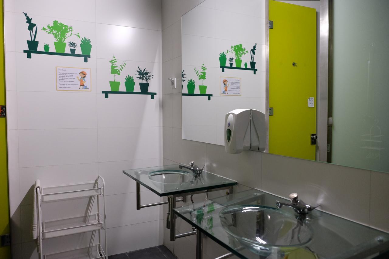 Sleep Green - Certified Eco Youth Hostel Barcelona Exteriér fotografie